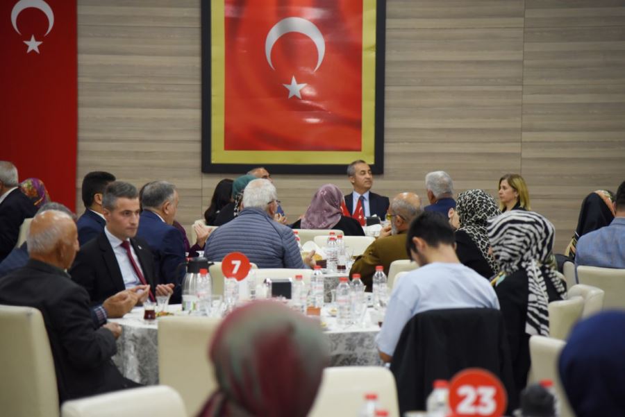 Şehit Aileleri, Gaziler ve Aileleri Onuruna İftar Programı Düzenlendi