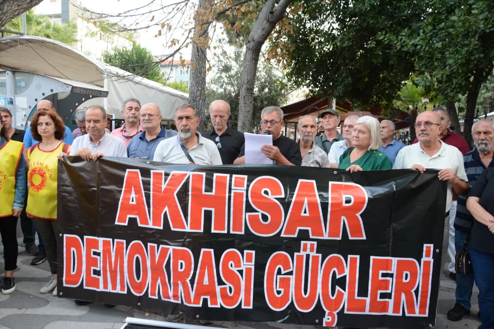 AKHİSAR DEMOKRASİ GÜÇLERİ 10 EKİM GAR KATLİAMINI UNUTMADI