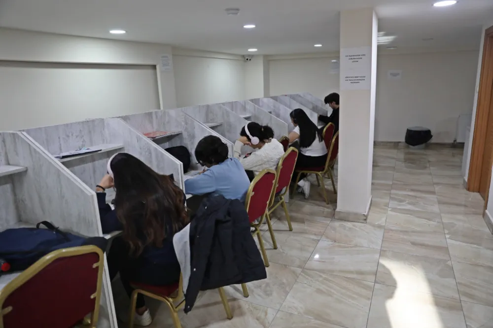 ETÜT MERKEZİ GENÇLERİ BEKLİYOR