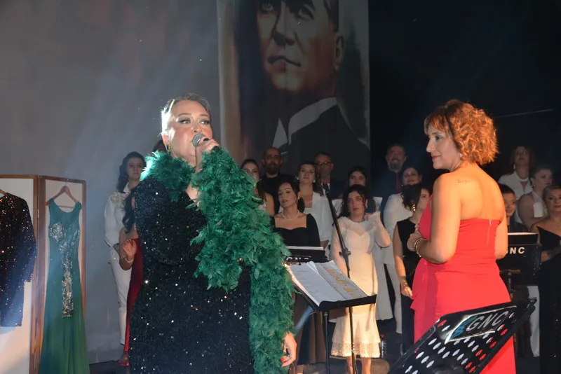 POPÜLER MÜZİK KORO KONSERİ KULAKLARIN PASINI SİLDİ