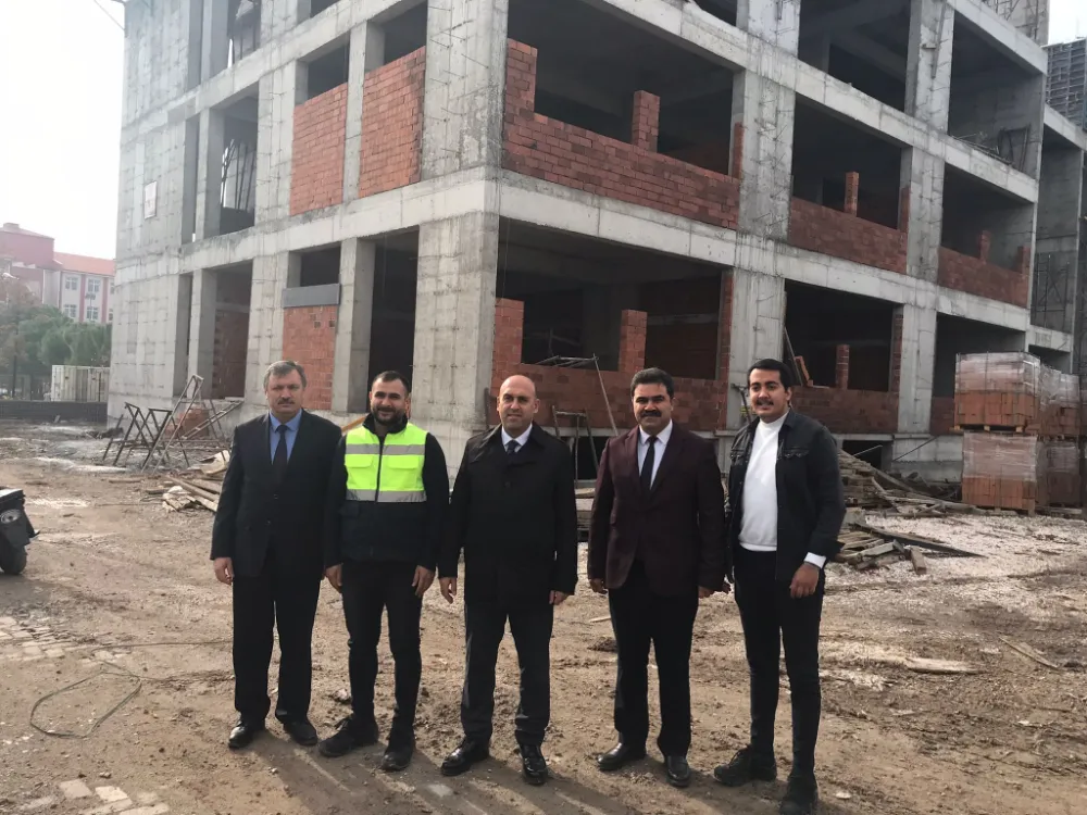 KAYMAKAM İNŞAAT AŞAMASINDAKİ OKULLARDA İNCELEMELERDE BULUNDU