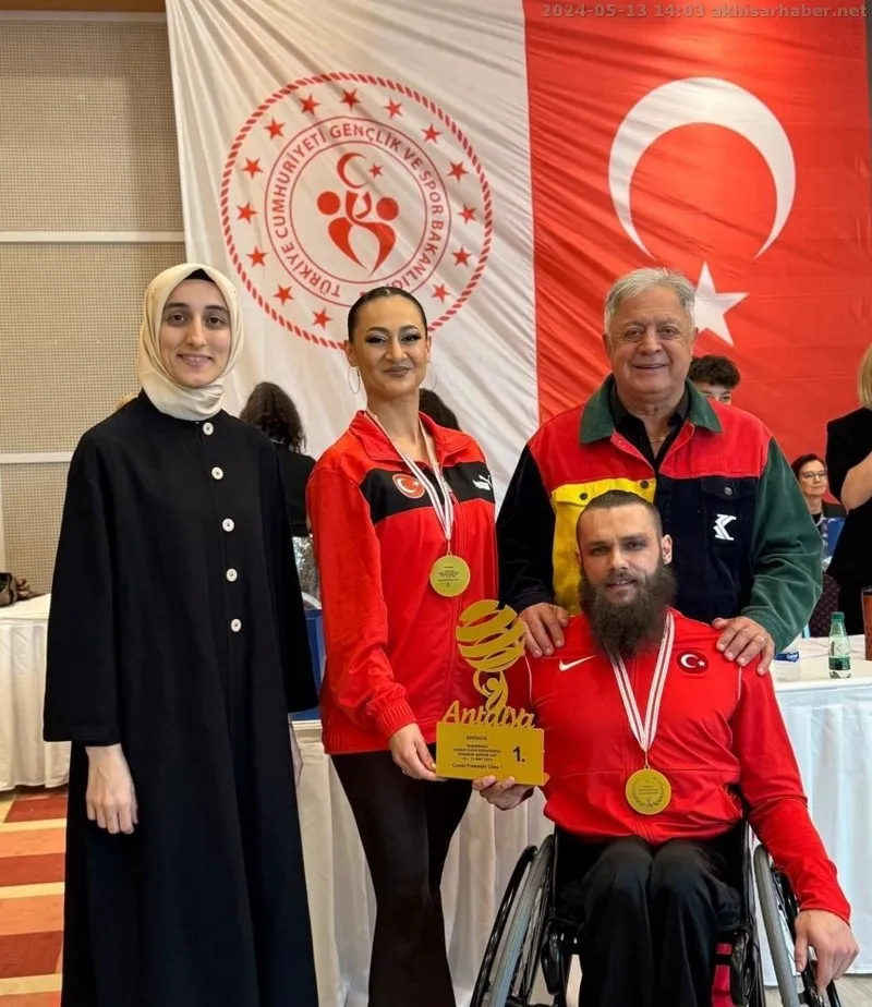 AKHİSARLI BAYRAKTAR ALTIN MADALYA KAZANDI