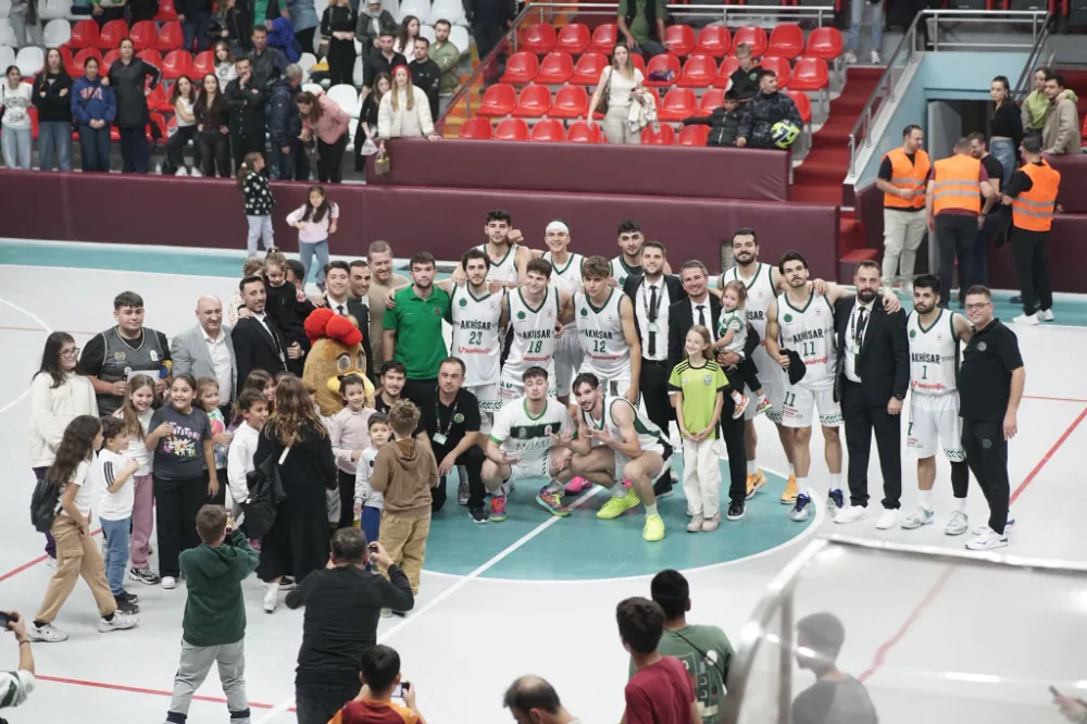 AKHİSARLI DEVLER SEZONA GALİBİYETLE BAŞLADI