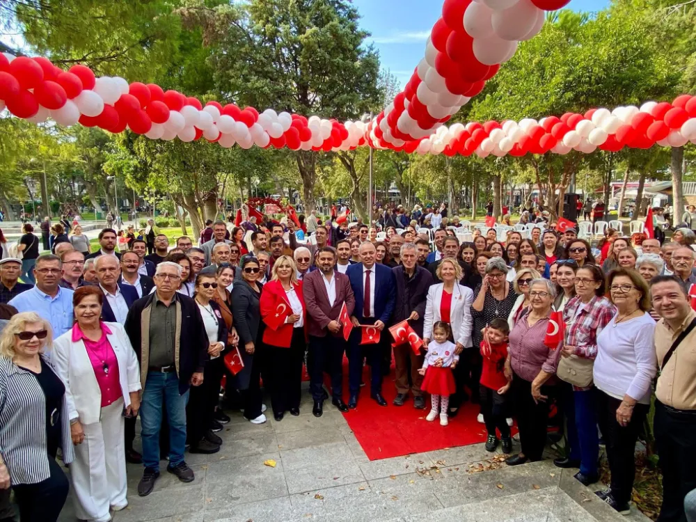 CUMHURİYET BAYRAMI COŞKUSU NECDİ ŞENTÜRK PARKI’NDA YAŞANDI