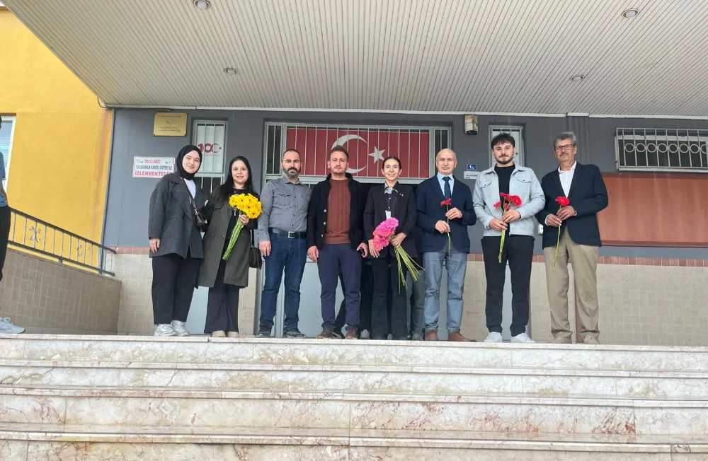 AK PARTİ’DEN DÜNYA ÖĞRETMENLER GÜNÜ’NDE ANLAMLI ZİYARET