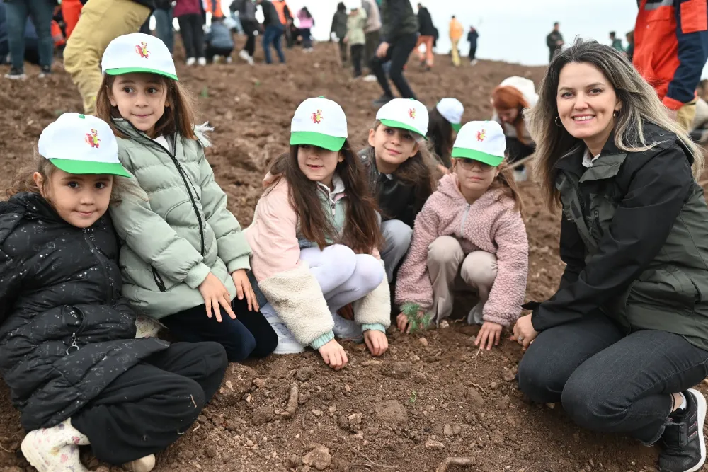 AKHİSAR’DA MİLLİ AĞAÇLANDIRMA GÜNÜ COŞKUSU