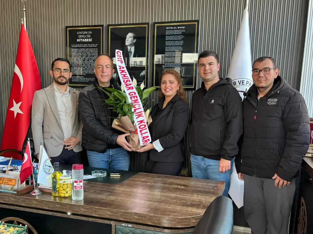 CHP AKHİSAR GENÇLİK KOLLARI’NDAN ODA VE ESNAF ZİYARETLERİ