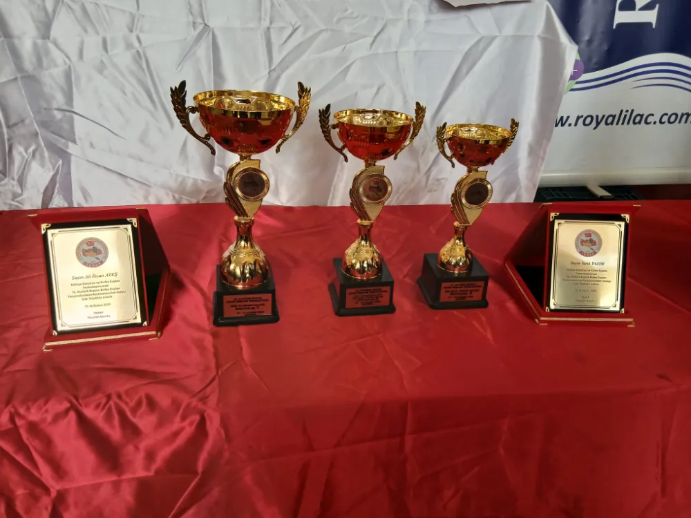 AKHİSAR KANARYA SEVENLER DERNEĞİ’NDEN ATATÜRK KUPASI’NDA BÜYÜK BAŞARI