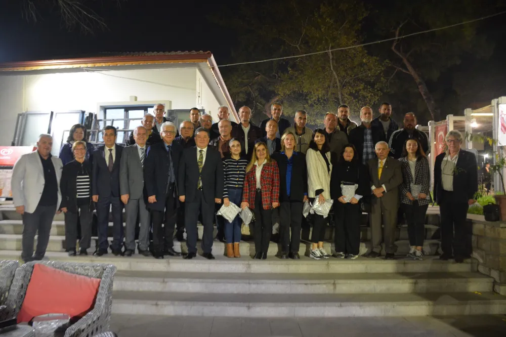 AKHİSAR DOSTLAR MECLİSİ’NDEN ÖĞRETMENLER GÜNÜ’NE ÖZEL ANLAMLI PROGRAM