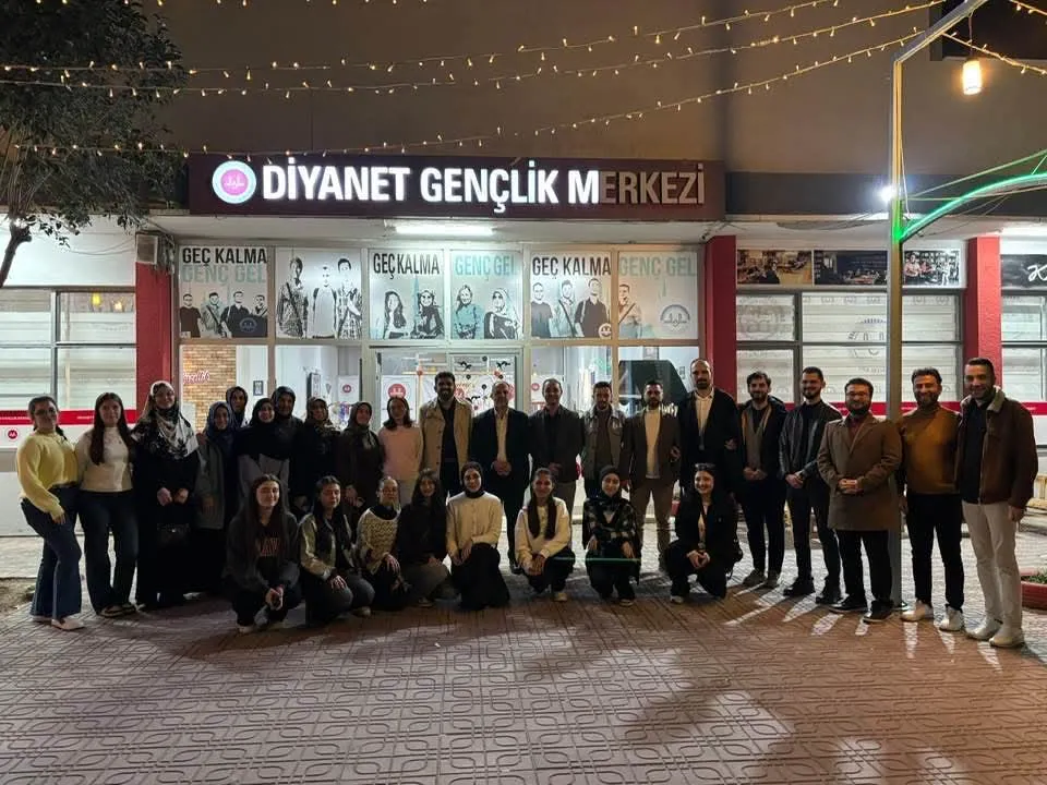 SOMA DİYANET GENÇLİK EKİBİ, AKHİSAR DİYANET GENÇLİK MERKEZİ’NDE AĞIRLADI