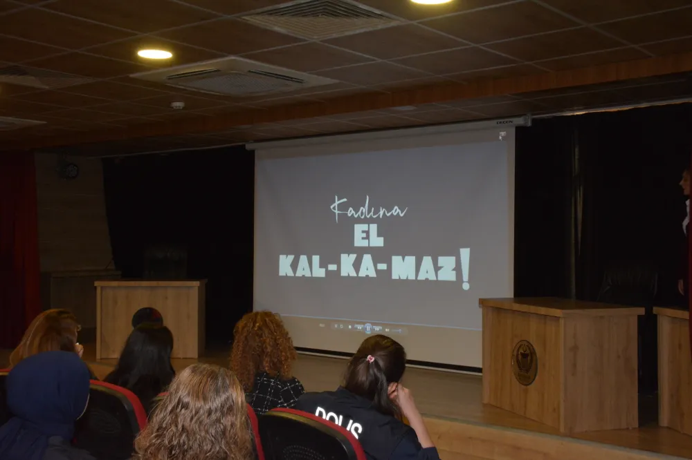 AKHİSAR’DA “KADINLAR NE YAPMALI?” KONFERANSI DÜZENLENDİ