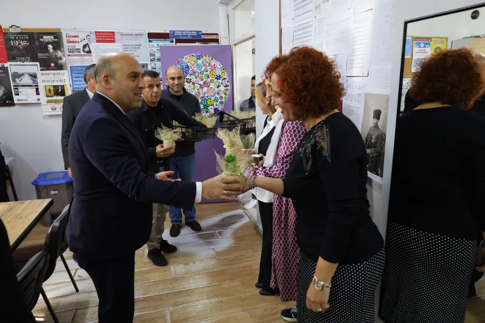 KAYMAKAM MUSTAFA CAN’DAN 24 KASIM ÖĞRETMENLER GÜNÜ ZİYARETİ