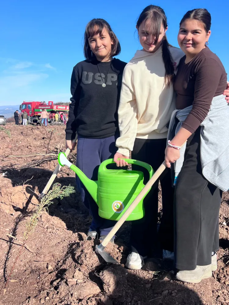 AKHİSAR’DA GENÇLERDEN DOĞAYA ANLAMLI DOKUNUŞ