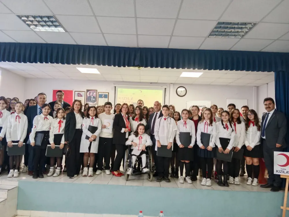 KIZILAY HAFTASI’NDA ÖĞRENCİLERDEN ANLAMLI PROGRAM