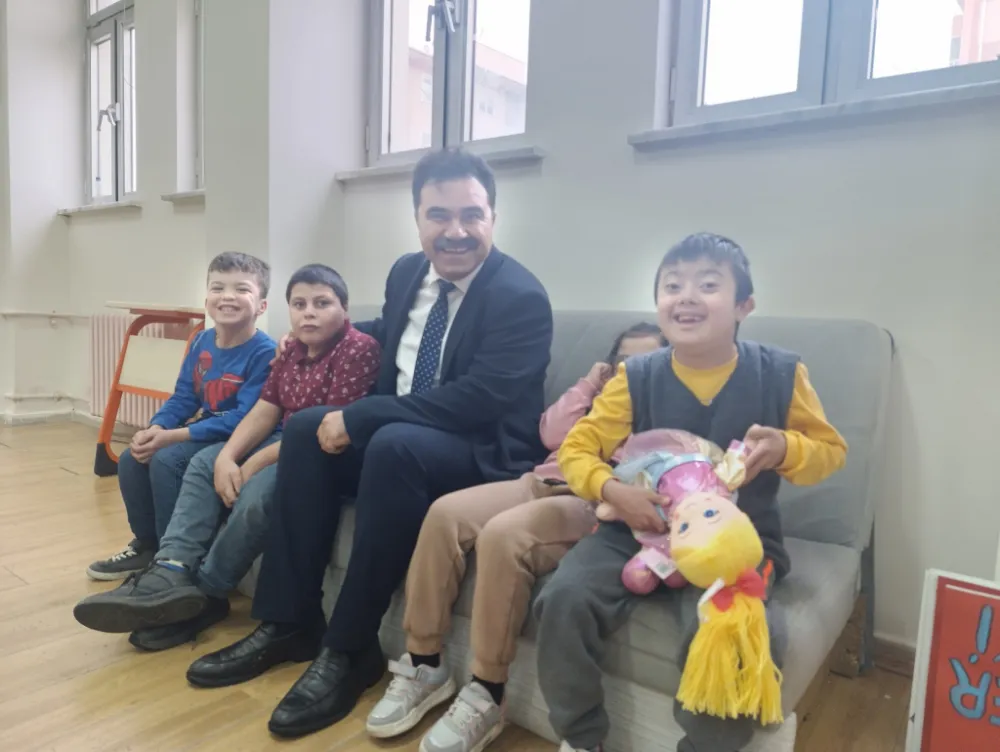 İLÇE MİLLİ EĞİTİM MÜDÜRÜ KARASU’DAN ÖZEL EĞİTİM ÖĞRENCİLERİNE ZİYARET