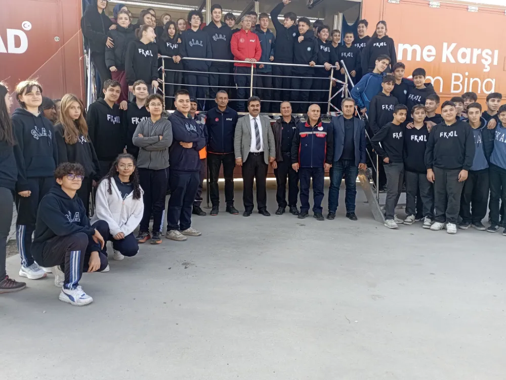 AKHİSAR’DA ÖĞRENCİLERE DEPREM BİLİNCİ EĞİTİMİ