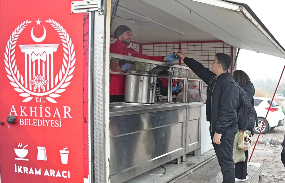 AKHİSAR BELEDİYESİ’NDEN ÖĞRENCİLERE “GÜNAYDIN ÇORBASI” İKRAMI BAŞLADI