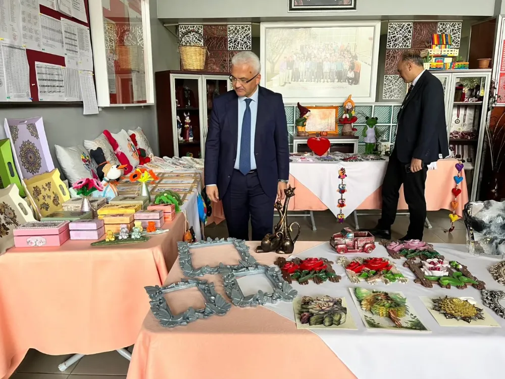 MÜFTÜLÜKTEN REHABİLİTASYON MERKEZİ SERGİSİNE ANLAMLI ZİYARET VE DESTEK