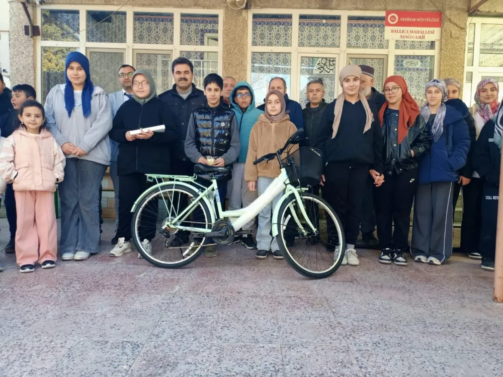 “GENÇLERLE CAMİDE BULUŞUYORUZ, DEĞERLERİMİZE SAHİP ÇIKIYORUZ”