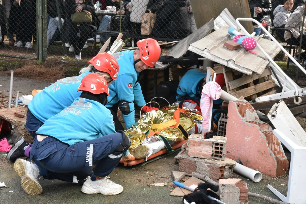 UMKE EKİBİNDEN GERÇEKÇİ TATBİKAT