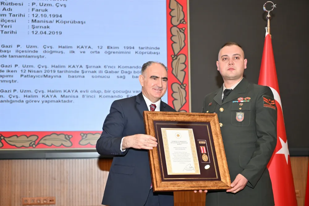 DEVLET ÖVÜNÇ MADALYASI VE BERAT TEVCİH TÖRENİ’ DÜZENLENDİ