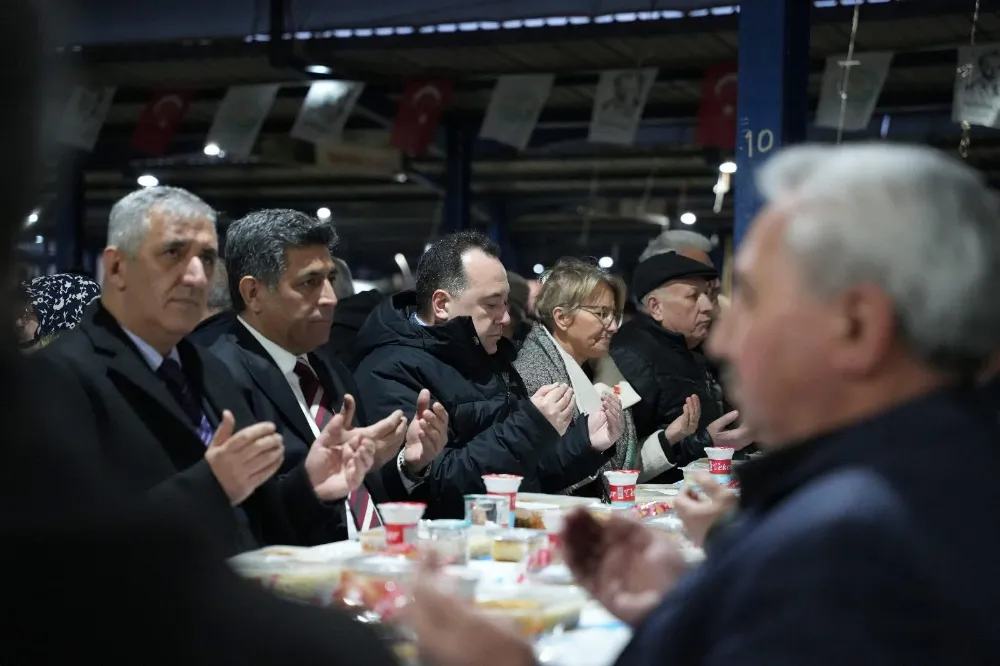 3 BİN KİŞİ, BÜYÜKŞEHİR’İN İFTAR SOFRASINDA BULUŞTU