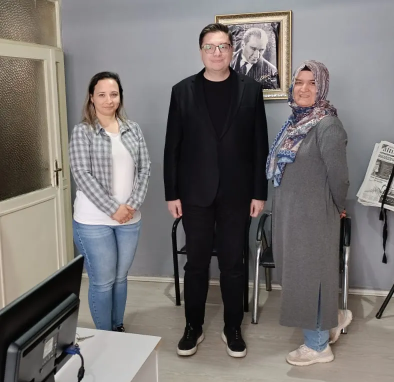 AK PARTİ AKHİSAR’DAN ALTIEYLÜL GAZETESİNE ZİYARET