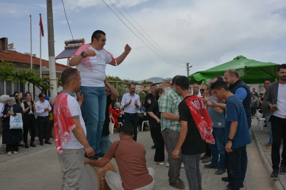 TEMSİLİ ASKERLİK COŞKUSU