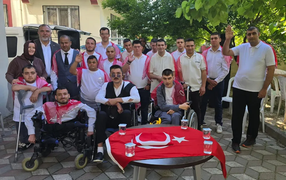 BİZİM ÇOCUKLARIMIZDAN TEMSİLİ ASKERLİK ÖNCESİ DUYGU DOLU ASKER EĞLENCESİ