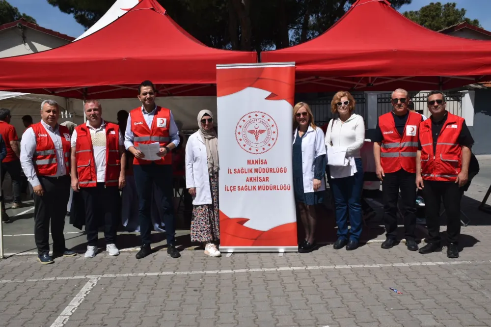 MANİSA SANA KANIM FEDAKAN BAĞIŞ KAMPANYASINA YOĞUN İLGİ