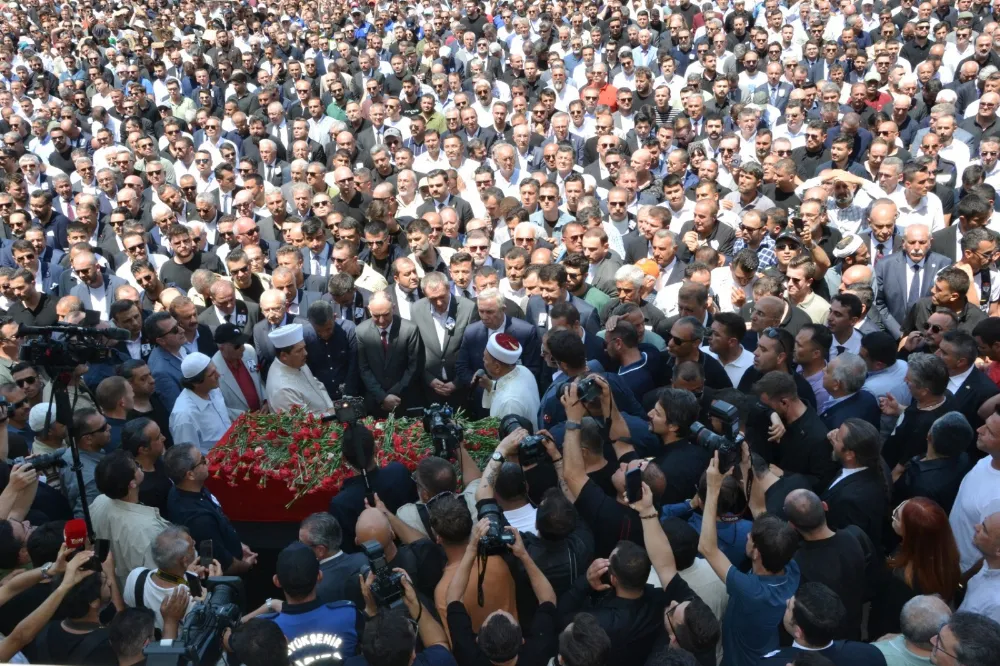 MANİSA EFESİNİ SON YOLCULUĞUNA UĞURLADI