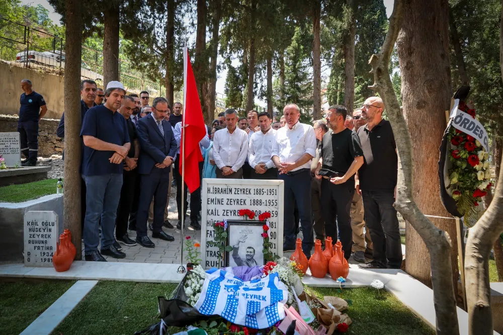 FERDİ ZEYREK KABRİ BAŞINDA ANILDI