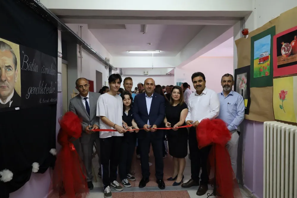 KAYMAKAM CAN, AKHİSAR LİSELERİNDE ÖĞRENCİLERLE BULUŞTU