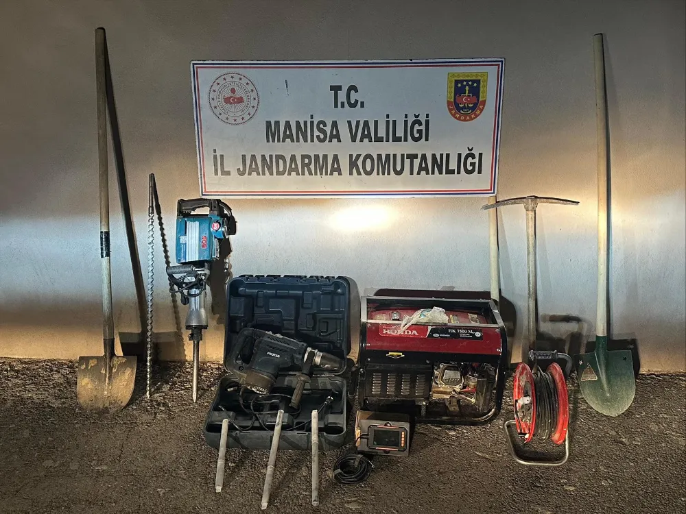 ORMANLIK ALANDA İZİNSİZ KAZI YAPAN 3 KİŞİ SUÇÜSTÜ YAKALANDI