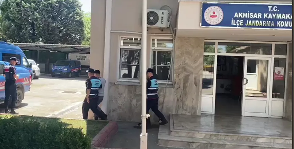 AKHİSAR JANDARMA HIRSIZLARA GÖZ AÇTIRMIYOR