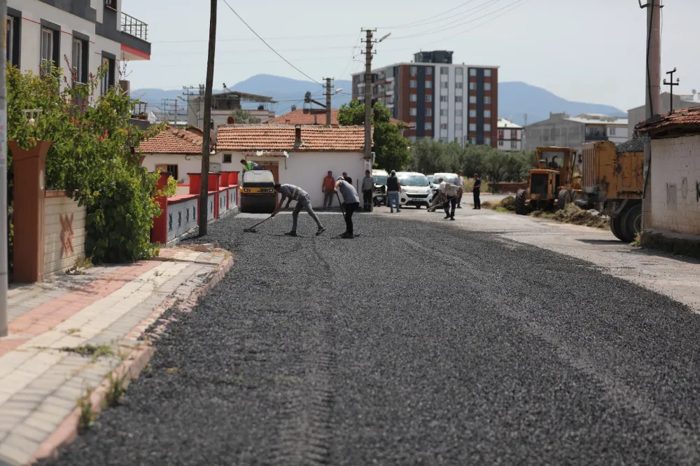 AKHİSAR BELEDİYESİ ASFALT ÇALIŞMALARI SÜRÜYOR