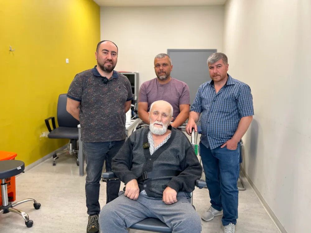 OĞLUNUN KALP MASAJI HAYAT VERDİ, DOKTORLARIN MÜDAHALESİ TAMAMLADI