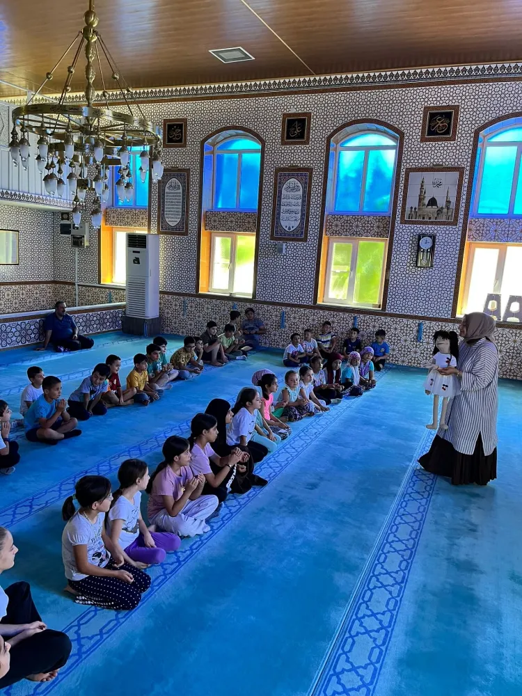 YAZ KUR’AN KURSU ÖĞRENCİLERİNE “MERAKLI” SÜRPRİZİ