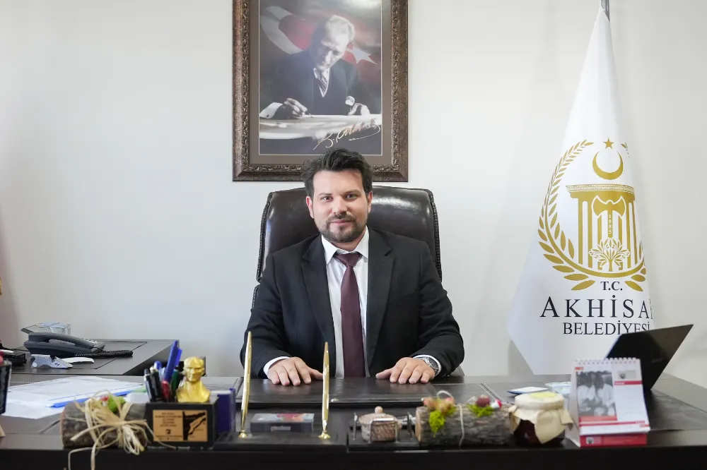 AKHİSAR BELEDİYESİ’NDE YENİ BAŞKAN YARDIMCISI EMRE OKKALI OLDU