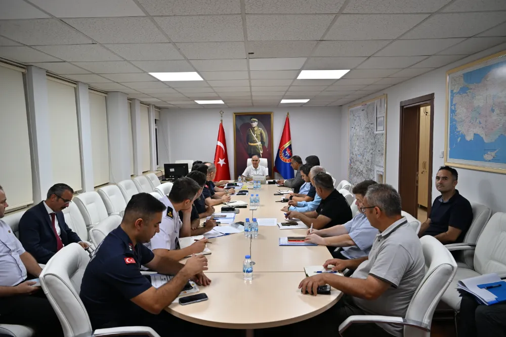 YANGIN RİSKİNE KARŞI ÖNLEM VE MÜDAHALE PLANLARI GÖZDEN GEÇİRİLDİ