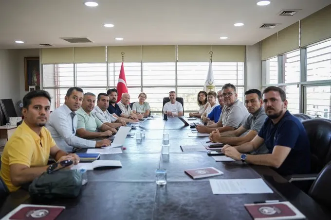 AKHİSAR’DA YEREL İDARECİLER HAFTALIK TOPLANTIDA BULUŞTU