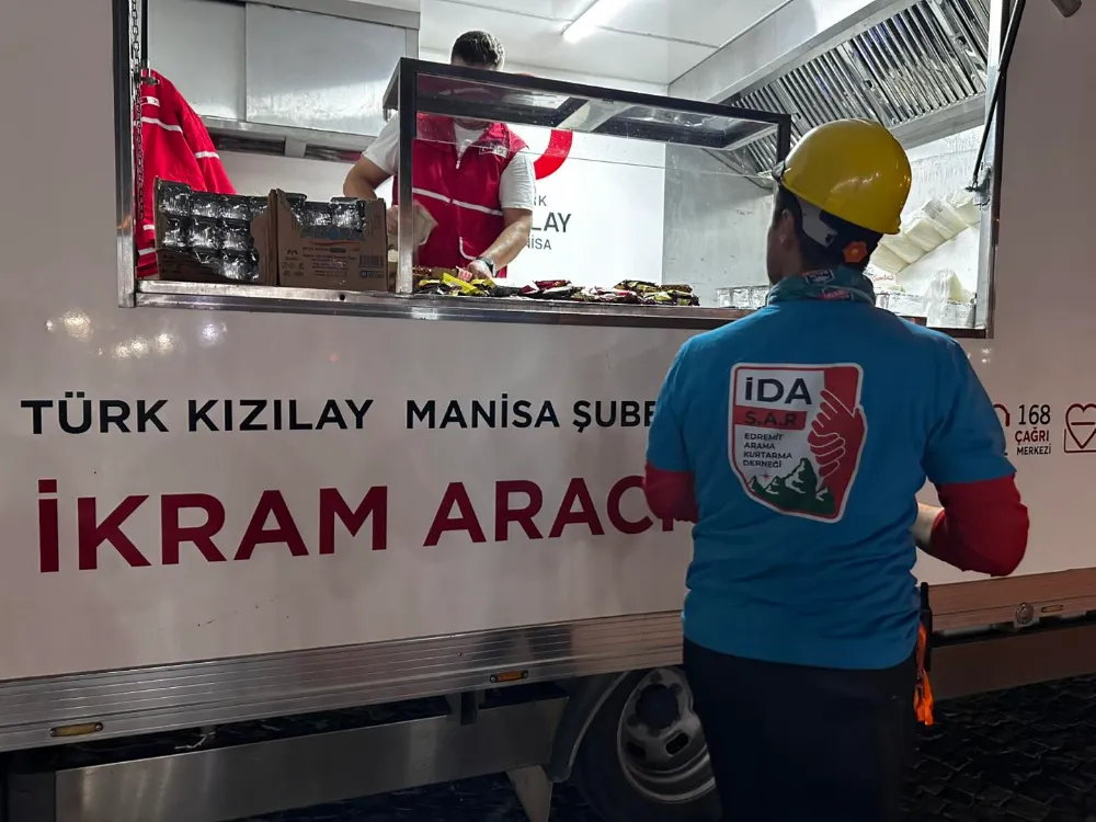 TÜRK KIZILAY MANİSA’DAN DEPREM VE YANGIN BÖLGELERİNE DESTEK ELİ