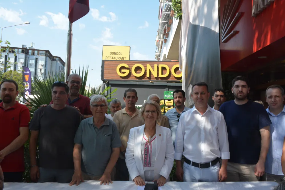 HAYRİYE HACET, CHP AKHİSAR İLÇE BAŞKANLIĞINA YENİDEN ADAY OLDU