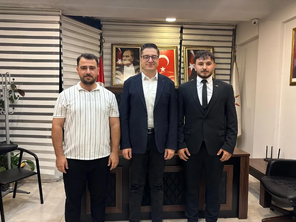AK PARTİ AKHİSAR GENÇLİK KOLLARI’NDA DEVİR TESLİM