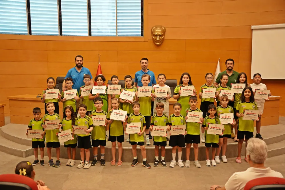 YAZ SPOR OKULLARINDA BASKETBOL VE VOLEYBOL ÖĞRENCİLERİNE SERTİFİKA TÖRENİ