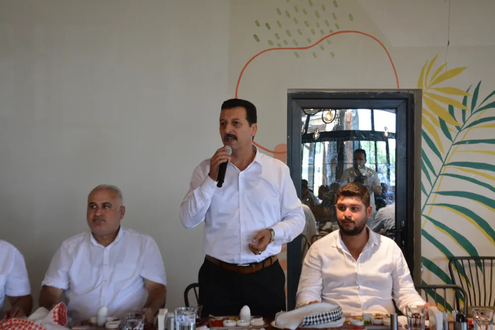 BAŞKAN AKARSU GALERİCİ ESNAFIYLA KAHVALTIDA BULUŞTU